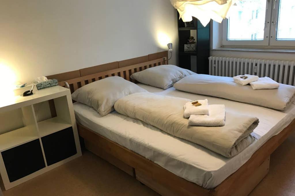 Bahnhofsnahe, Ruhige Und Sonnige 2 Zimmerwohnung Im Dichterviertel วิสบาเดน ภายนอก รูปภาพ