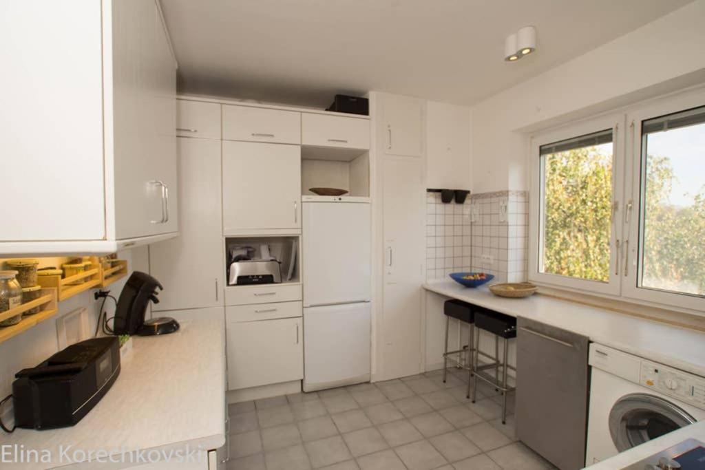 Bahnhofsnahe, Ruhige Und Sonnige 2 Zimmerwohnung Im Dichterviertel วิสบาเดน ภายนอก รูปภาพ