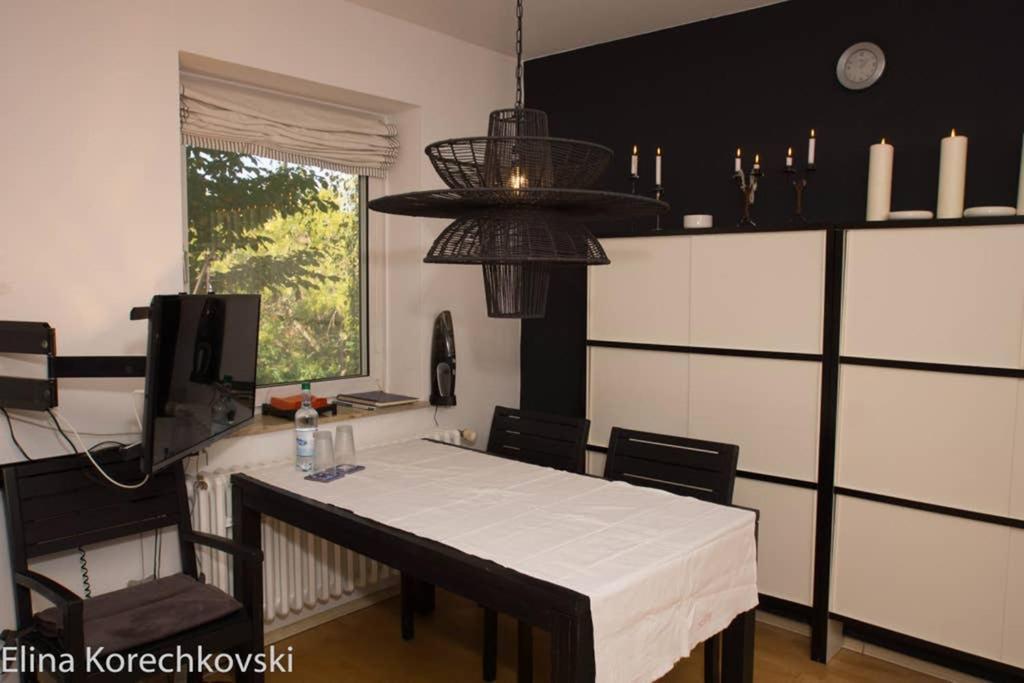 Bahnhofsnahe, Ruhige Und Sonnige 2 Zimmerwohnung Im Dichterviertel วิสบาเดน ภายนอก รูปภาพ